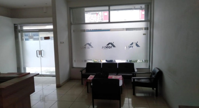 SPOT ON 2869 Ionia Homestay, Boek Bed and Breakfast Palembang Sumatra