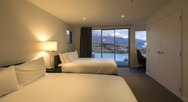 Mountain & Lake Views, Забронировать Дом для отпуска Куинстаун 
