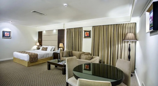 Полулюкс c 1 комнатой с видом на город Hotel Agrabad