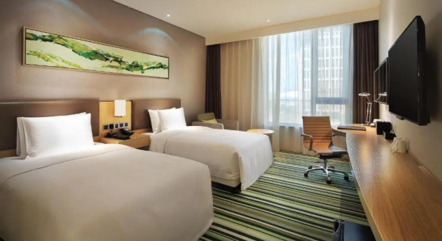 Двухместный номер Superior с видом на озеро Mercure Nanchang Sunac