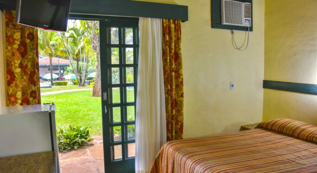 Семейные апартаменты Hotel Berro D`Agua Eco Resort