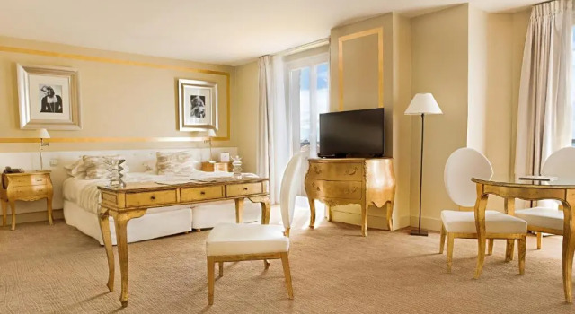 Люкс Hotel Renoir
