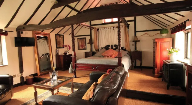 The Hayloft and Stables at Greystones, Varaa Hotelli 3 tähden hotellit kohteessa Merseyside, 3*