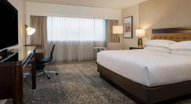 Crowne Plaza Detroit Metro Airport