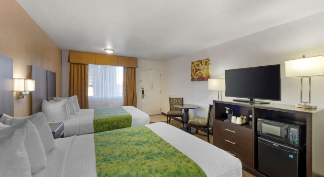 Четырёхместный номер Standard Best Western Mesquite Inn