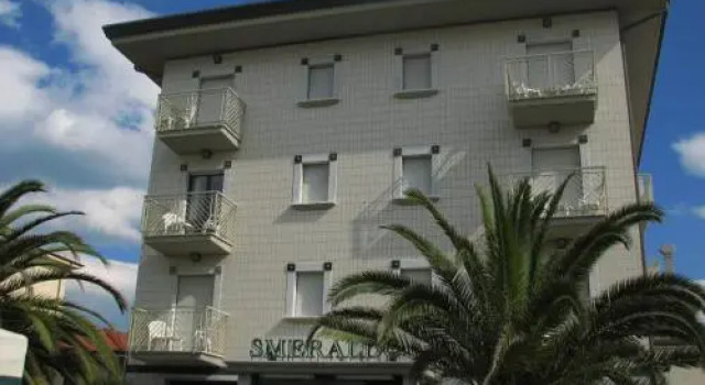 Hotel Smeraldo, Забронировать Отель Отели Версилия 3 звезды, 3*