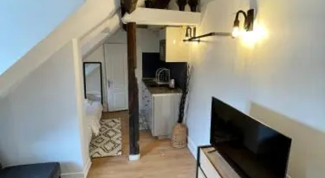 Canal St Martin Studio (333), Забронировать Отель Париж Иль-де-Франс, рядом с Станция метро Rambuteau
