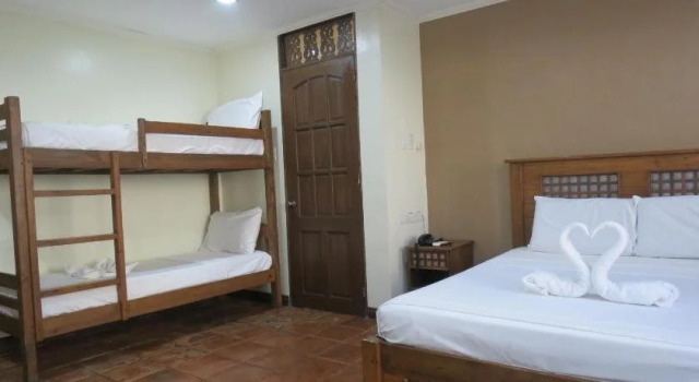 Makabata Guesthouse & Cafe, Забронировать Отель Отели и гостиницы Манилы, рядом с Университет Де-Ла-Салль, Отель