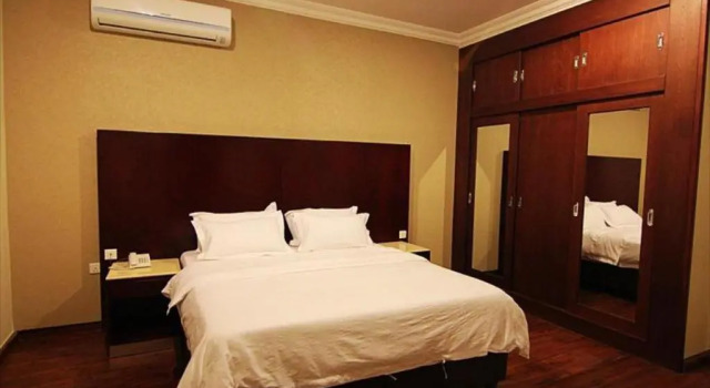 Апартаменты Flora Hotel Suites