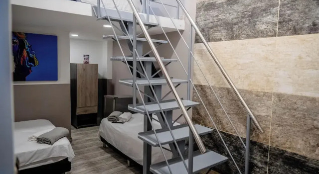 Четырёхместный номер Comfort Bahia 79 Apartasuites Cerca al Centro