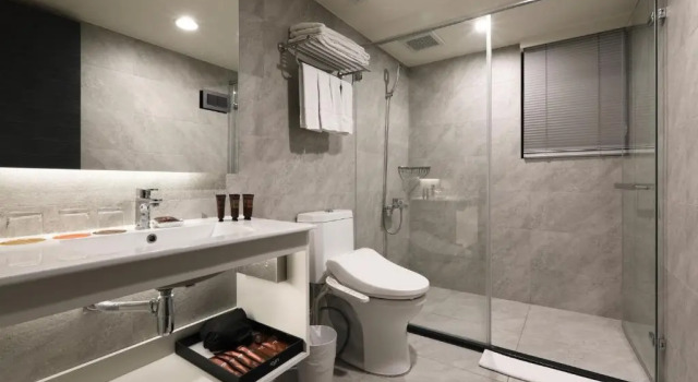 Standard Neljän hengen huone KUN Tour Hotel Feng Chai