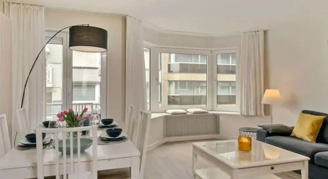 Апартаменты Cozy Apartment With Sea-view 1 min From Beach