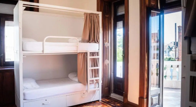Кровать в общем номере (женский номер) Sant Jordi Hostels Lisbon