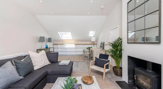 Divine 3-bed Mews House Battersea, Забронировать Дом для отпуска Коттеджи Баттерси, Коттедж