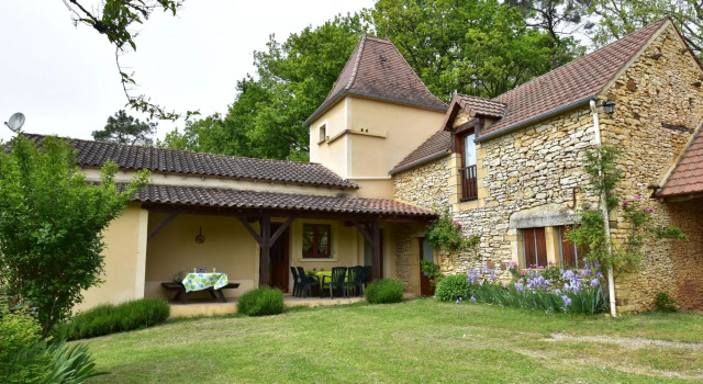 Holiday home with private garden, Buchen Sie Hotel Cazals Lot