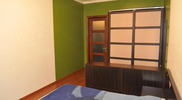 Sdaetsia Kvartira V Batumi, Book Hotel Batumi 