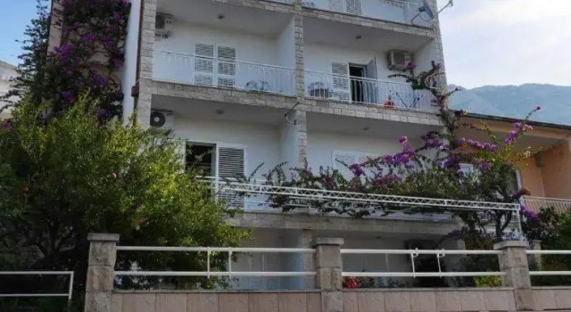 Apartman Nikolić 1, Забронировать Апартаменты/квартира Отели Макарска с парковкой, Парковка