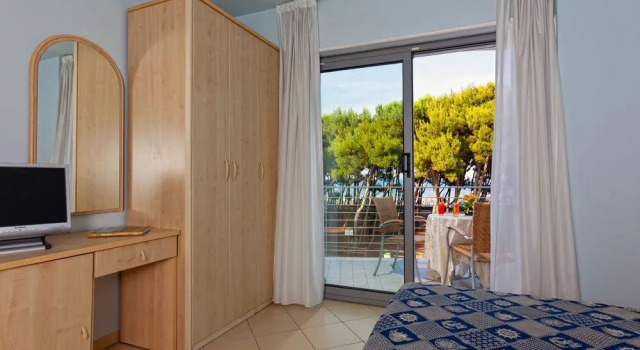 Hotel Antares, Book Hotel Hotels in Abruzzo with Parking, Parking