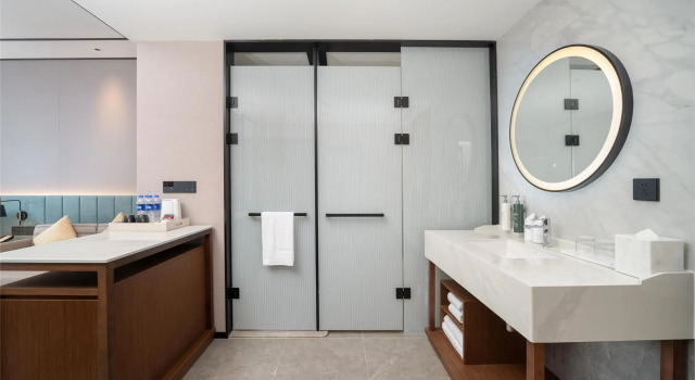 Номер Standard с балконом Hilton Garden Inn Shanghai Changxing Island