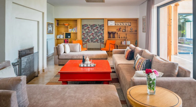Salamouni Villa ideal for family, 4-6 chambres, 8-12 personnes, Book Villa Oulad Snaguia Outskirts of Marrakech
