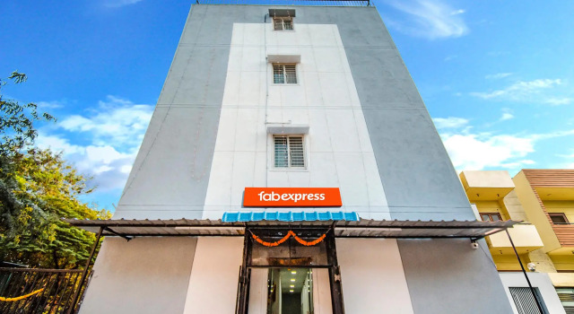 Treebo Diamond Residency - DDPK Inn, Забронировать Отель Отели штата Махараштры 3 звезды, 3*