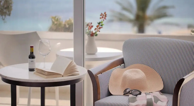 Номер Standard с балконом и с видом на море Grecian Sands Hotel