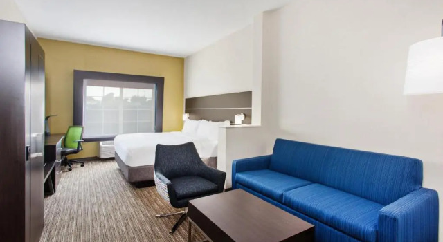 Номер Deluxe Holiday Inn Express & Suites Oakland - Airport by IHG
