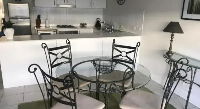 Travers Street Apartment, Забронировать Апартаменты/квартира Апартаменты Уогга-Уогга, рядом с Национальная галерея изделий из стекла, Апартаменты/квартира