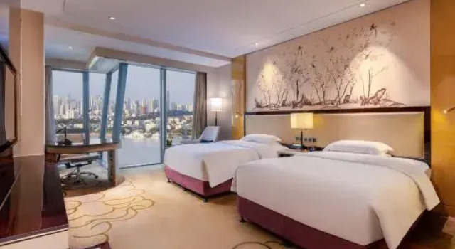 Номер Deluxe с видом на реку Hilton Wuhan Yangtze Riverside
