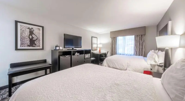 Шестиместный номер Standard Hampton Inn & Suites DuPont