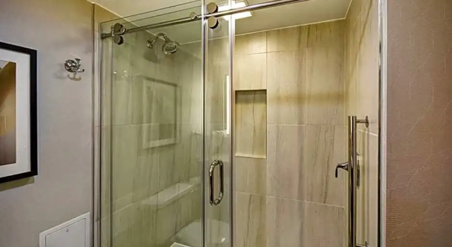 Номер Deluxe Embassy Suites by Hilton Raleigh Durham Research Triangle