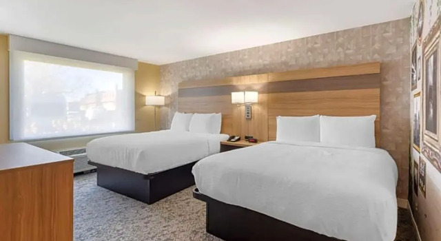 Четырёхместный люкс c 1 комнатой Best Western Glenview - Chicagoland Inn and Suites