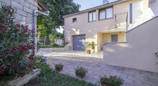 Апартаменты Guest House Ravnić