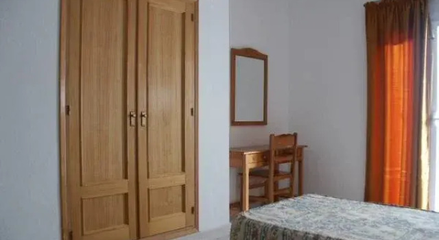 Hostal Roig, Rezerwuj Hotel Hotele w Majorka z parkingiem, Parking