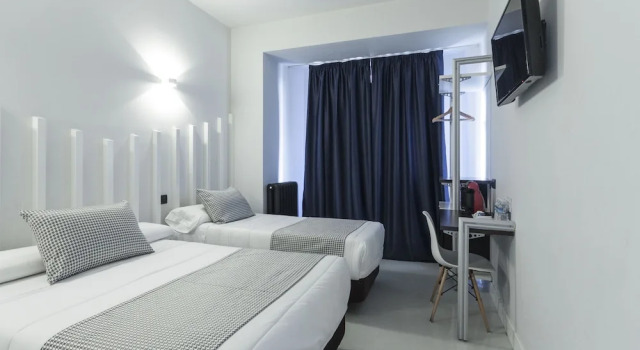 Трёхместный номер Standard с видом на город Hostal El Carmen