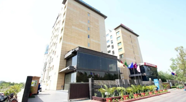 The Golden Palms Hotel, Забронировать Отель Отели Нью-Дели с завтраком, Завтраки