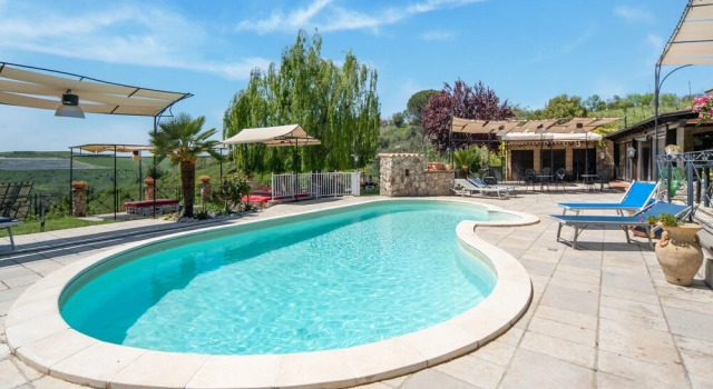 Villa in Monterotondo with Pool & Tiber Views, Забронировать Вилла Отели Лацио с бассейном, Бассейн