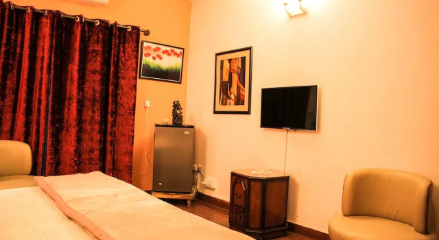 Suite Deluxe Lahore Guest House
