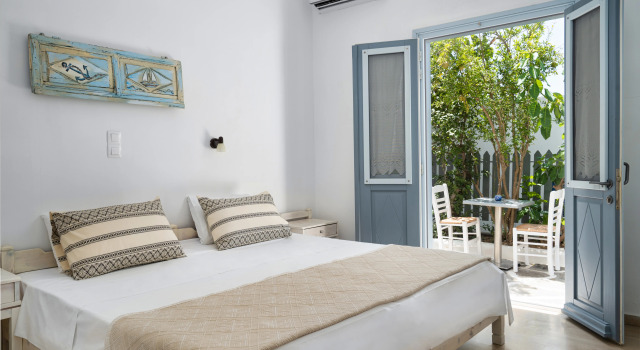Iris Hotel