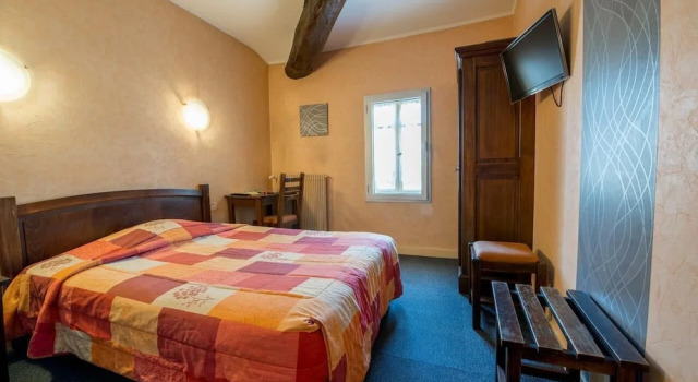 Номер Standard Logis Hotels - La Table dAntan - Hôtel 2 étoiles et Restaurant