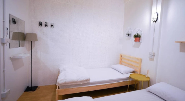 Simple to Sleep Hostel