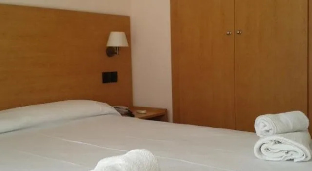 Bay Hotel, Забронировать Отель Отели Росас с парковкой, рядом с Aventura Nautica, Парковка