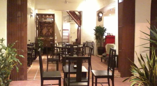 Кровать в общем номере Red Inn Court