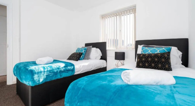 Haus 3 Bedroom House l 6 Guests l Off-street Parking l Garden l TOP RATED l Detatched, Book Hotel Hoteller i Smethwick med parkering, Parkering