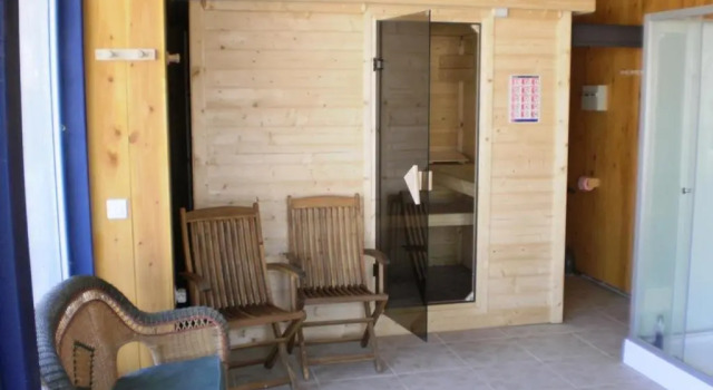 Gîte Bransat, 3 pièces, 4 personnes - FR-1-489-290, Book Hotel Hoteller i Bransat med pool, Swimmingpool