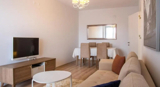 Spacious and Furnished Flat with Balcony in Izmir, Rezerwuj Hotel Cigli Izmir