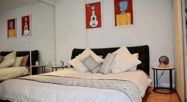 Spacious 1 Bedroom Apartment in the Heart of Melbourne's CBD, Забронировать Апартаменты/квартира Апартаменты Мельбурна, рядом с Дегрейвс-стрит, Апартаменты/квартира