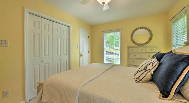 Коттедж Lake Norman Retreat w/ Dock ~ 1 Mi to Marina!
