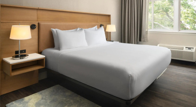 Двухместный номер Standard DoubleTree by Hilton Providence Airport Warwick