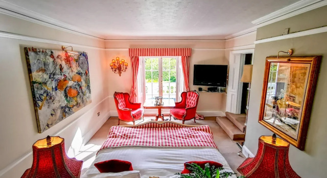 Вилла Luxury Cedar House Boutique B&B